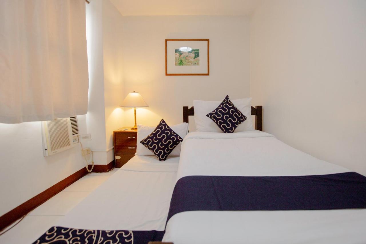 Newgrange Condotel Quezon City Exterior foto